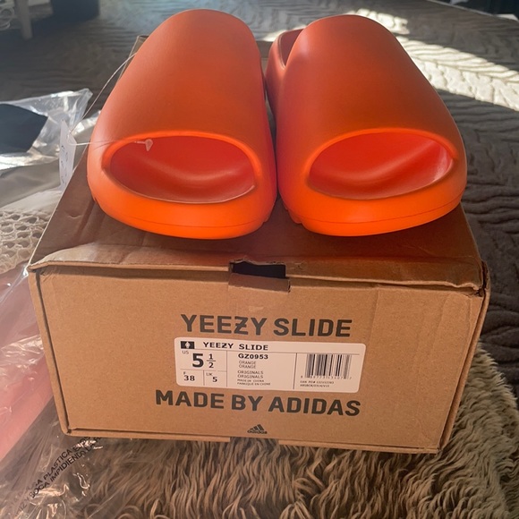 Yeezy Shoes - Yeezy Slides